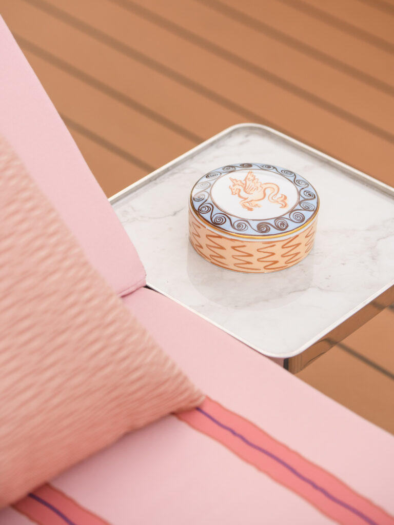 Quand la porcelaine prend la mer : Ginori 1735 et la logique du décor total 38 BAR7554