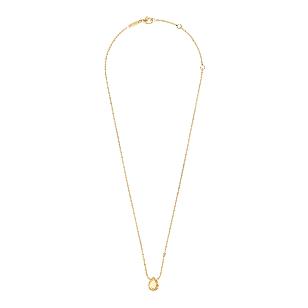 Boucheron et l'onyx : quand la pierre cesse d'être sertie 32 BOUCHERON GOLD 038 ONYX 8