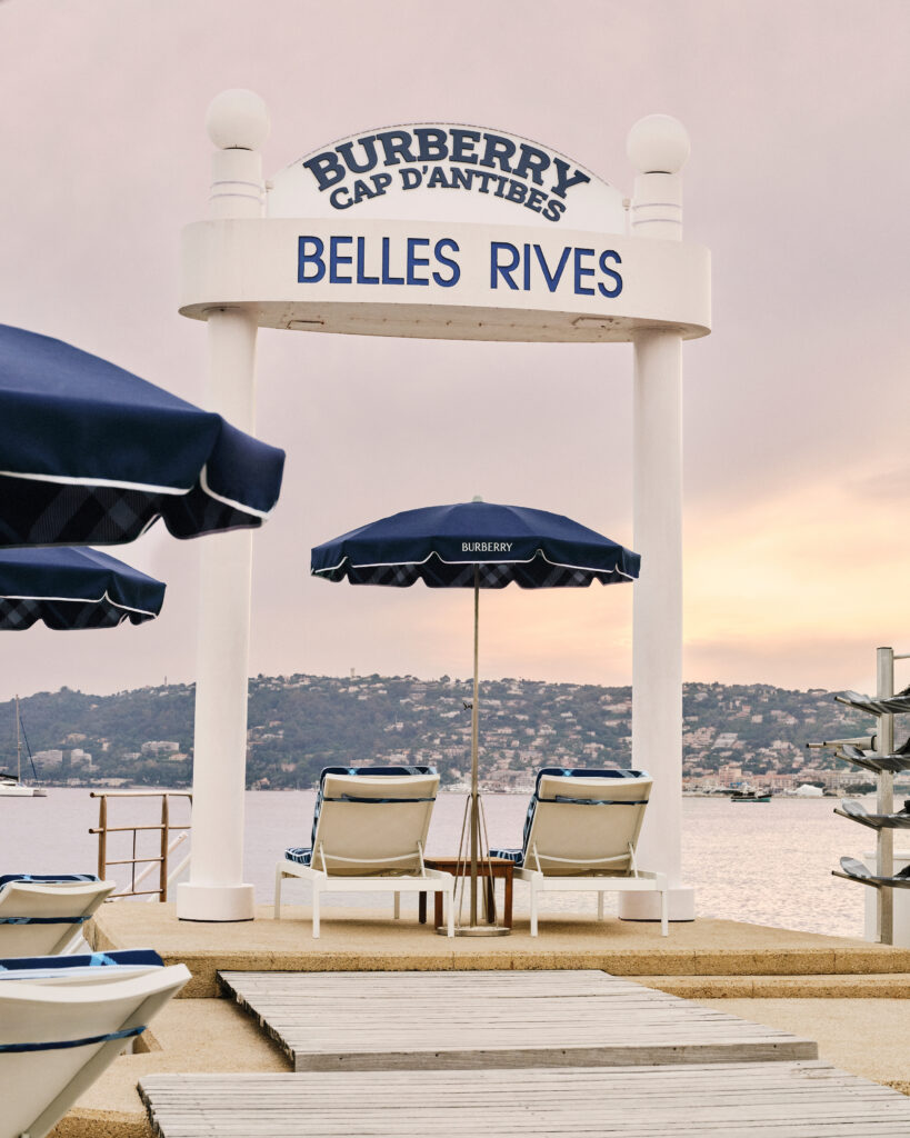 Burberry installe son motif Check sur la Riviera des Fitzgerald 26 Burberry x Belles Rives Hotel1