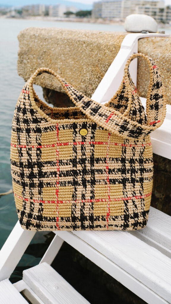 Burberry installe son motif Check sur la Riviera des Fitzgerald 36 Burberry x Belles Rives Hotel11