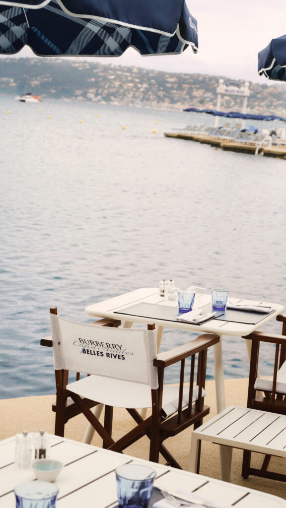 Burberry installe son motif Check sur la Riviera des Fitzgerald 39 Burberry x Belles Rives Hotel14