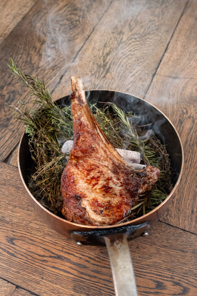 Aux Petits Parisiens, la cave est aussi une cuisine 29 Cote de veau