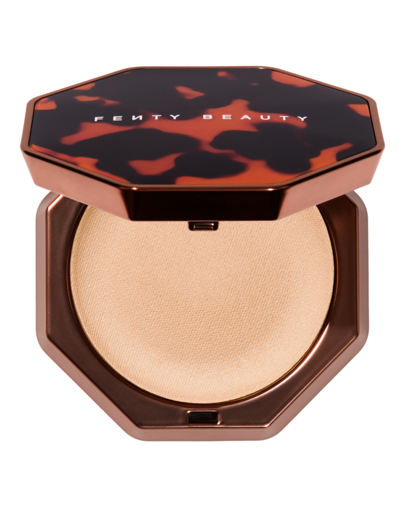 Fenty Beauty explore la texture comme langage avec le Sun Stalk’r Soufflé Pressed Mousse Cream Bronzer 42 FB SPR26 T2PRODUCT SILO SUNSTALKR SOUFFLE BRONZER SUGACOOKIE 1200X1500 72DPI