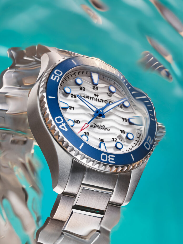 Hamilton affine sa montre-outil maritime avec les nouvelles Khaki Navy Scuba 28 Hamilton Khaki Navy Scuba H82425110 lifestyle 3