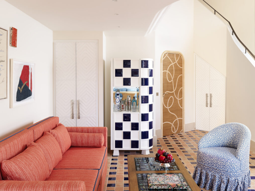 Au Byblos Saint-Tropez, Laura Gonzalez réintroduit la Méditerranée comme matière intérieure 38 Hotel Byblos Saint Tropez Suite Duplex 232©Stephan Julliard 2