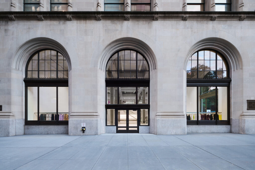 ISSEY MIYAKE au 45 Madison Avenue : le pli comme principe architectural 27 IM NOMAD NY 01