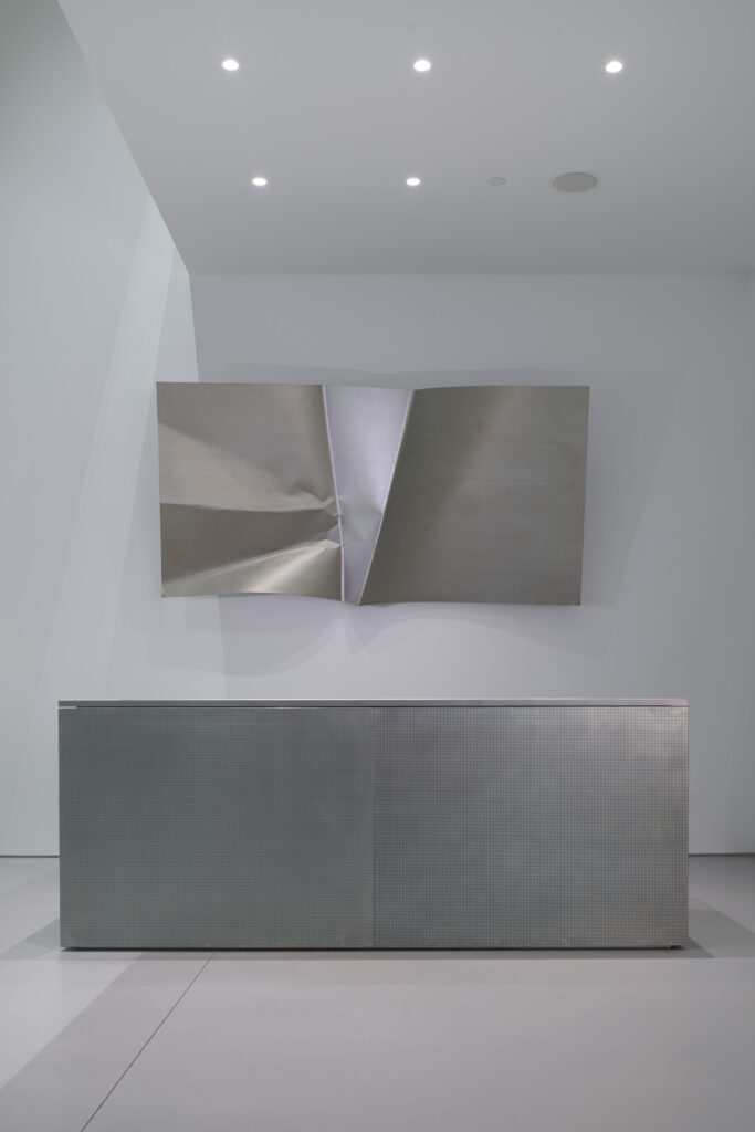 ISSEY MIYAKE au 45 Madison Avenue : le pli comme principe architectural 33 IM NOMAD NY 07
