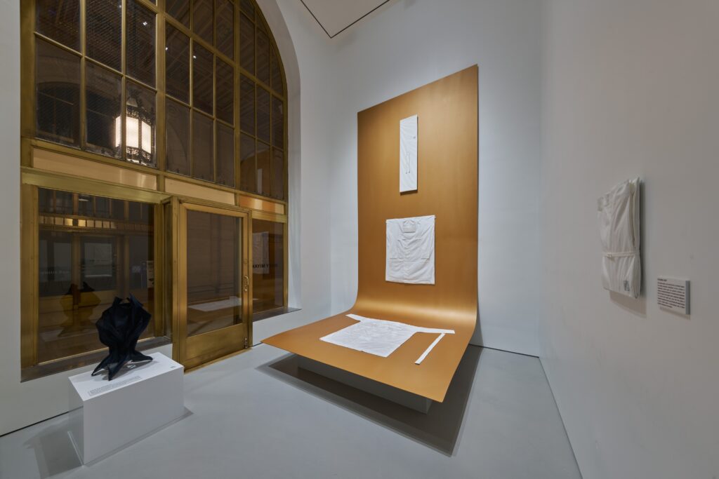 ISSEY MIYAKE au 45 Madison Avenue : le pli comme principe architectural 34 IM NOMAD NY 08