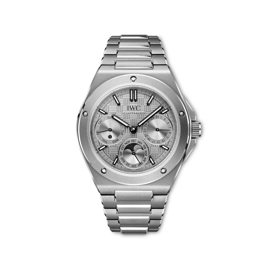 IWC Ingenieur Perpetual Calendar 41 : le temps long en titane 27 IW344904 Front
