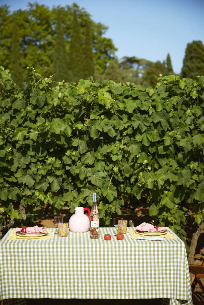 Minuty M Rosé x Lucia Vinti: When a Provençal Bottle Becomes a Storytelling Medium 26 M MINUTY EDITION LIMITEE 2026 2