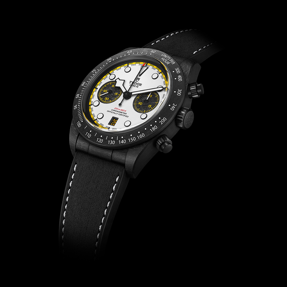 TUDOR Black Bay Chrono « Carbon 26 » : le chronographe quitte la mer pour l’asphalte 25 M79377KN 0003 DET sRGB Black