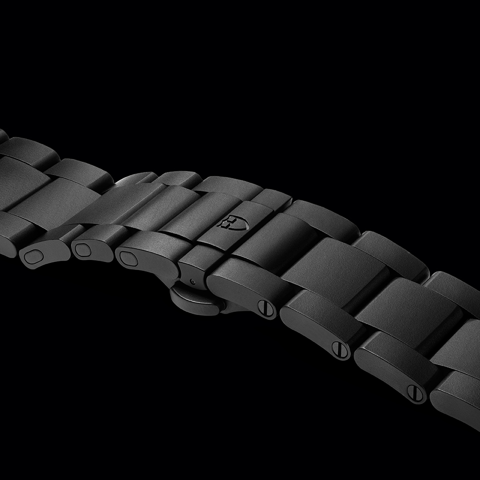 Tudor Black Bay Ceramic: Black as a Test of Precision 26 M7941A1ACNU 53935 CLOSE RGB BGB