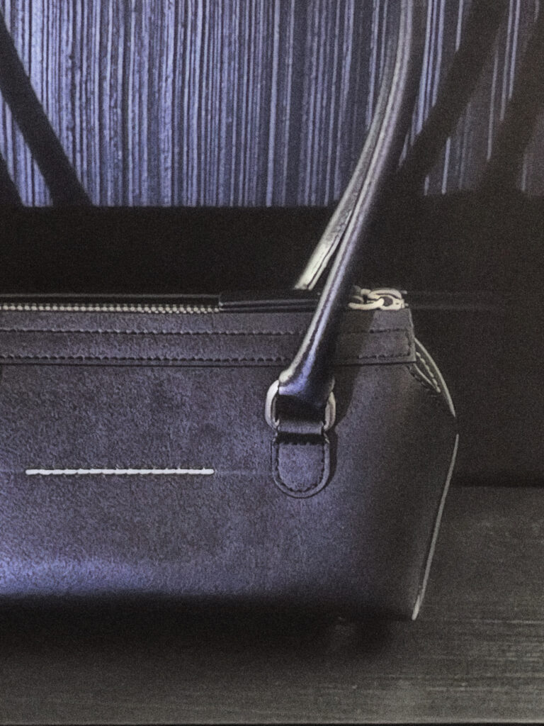 Le Bauletto de MM6 Maison Margiela, ou la géométrie comme seul ornement 31 MM CONTENT BAULETTO 3x4 2