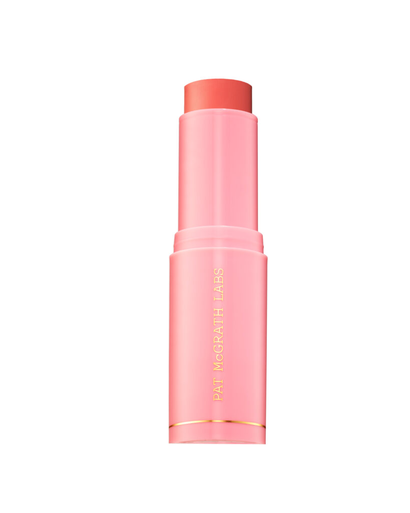 Pat McGrath Labs compose une routine solaire autour du teint doré 25 PEACH LOTUS