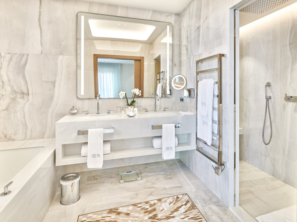 La Réserve de Beaulieu ou la Riviera française au rythme du temps long 31 RdB Villa Mistinguett Salle de Bains