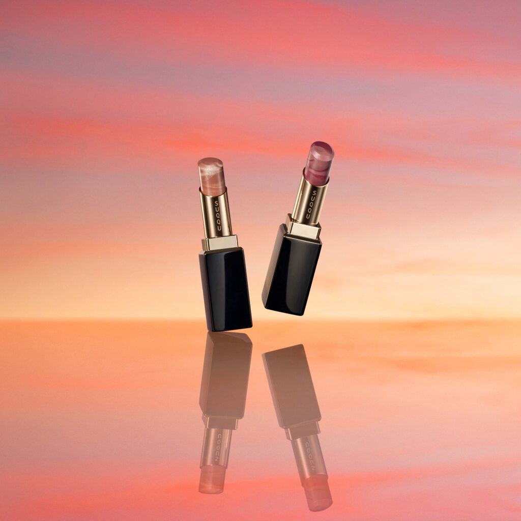 SUQQU captures the fleeting moment between day and night 30 SUQQU 26Gsummer MoistureGlazeLipstick 112 113 KV image notrm 175 fix