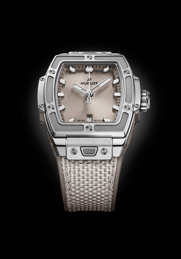 Hublot refines its monochrome aesthetic with the Spirit of Big Bang Essential Taupe 26 Spirit of Big Bang Essential Taupe 7