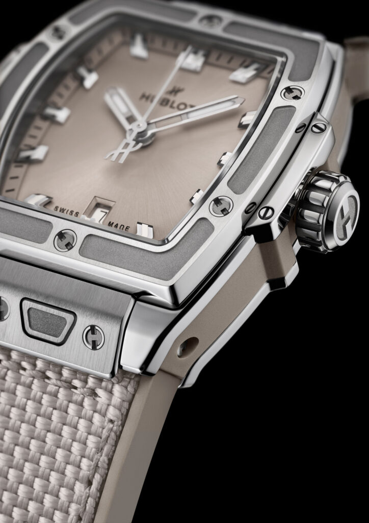 Hublot refines its monochrome aesthetic with the Spirit of Big Bang Essential Taupe 27 Spirit of Big Bang Essential Taupe 8