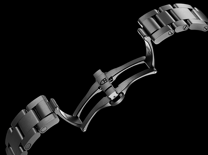 Tudor Black Bay Ceramic: Black as a Test of Precision 36 TUDOR NP26 BLACK BAY CERAMIC LIFESTYLE 1