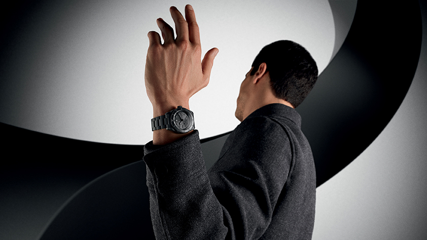 Tudor Black Bay Ceramic: Black as a Test of Precision 40 TUDOR NP26 BLACK BAY CERAMIC LIFESTYLE 5
