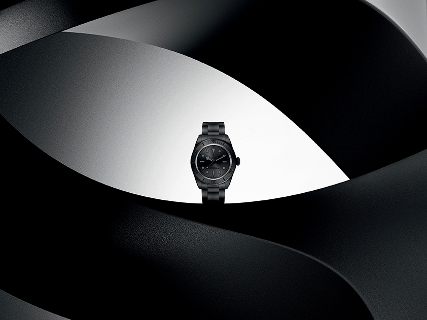 Tudor Black Bay Ceramic: Black as a Test of Precision 44 TUDOR NP26 BLACK BAY CERAMIC LIFESTYLE 9