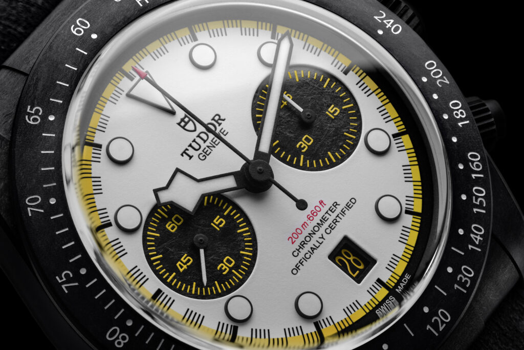 TUDOR Black Bay Chrono « Carbon 26 » : le chronographe quitte la mer pour l’asphalte 36 TUDOR NP26 BlackBayChrono Carbon26 Lifestyle 2