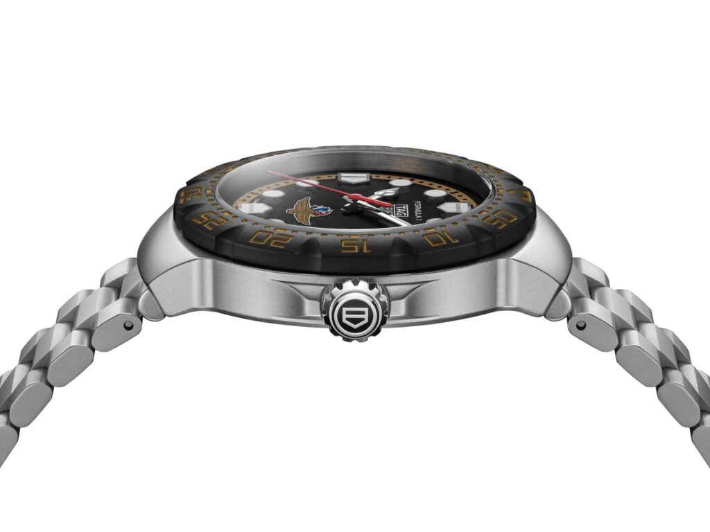 TAG Heuer Formula 1 Solargraph x Indy 500: The Tool Watch as an American Manifesto 36 Web 2000px WBY111G.BA0042 PROFILE