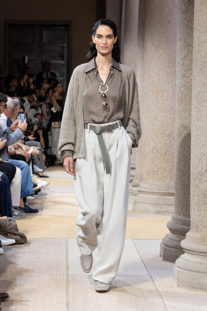 Giorgio Armani SS27 : quand le Marché Méditerranéen devient territoire de style 65 048 048