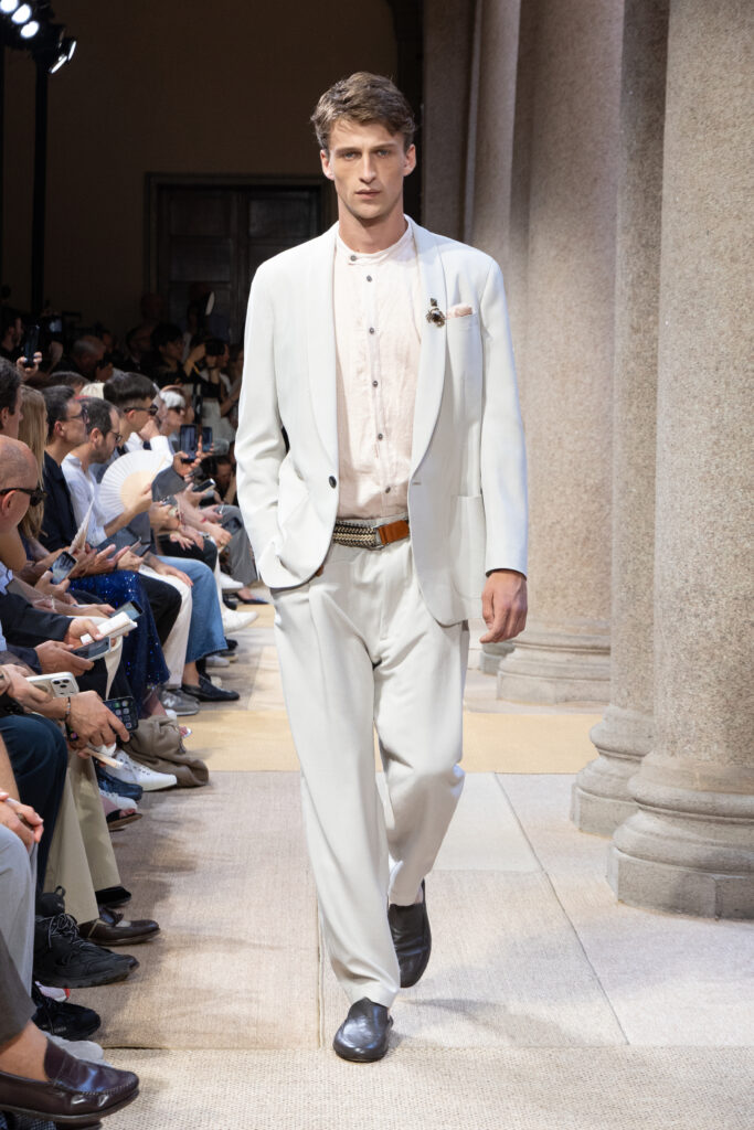 Giorgio Armani SS27 : quand le Marché Méditerranéen devient territoire de style 63 134 134