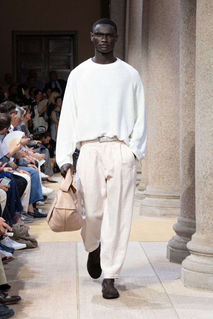 Giorgio Armani SS27 : quand le Marché Méditerranéen devient territoire de style 35 139 139