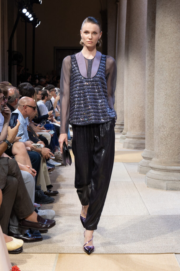 Giorgio Armani SS27 : quand le Marché Méditerranéen devient territoire de style 27 145 145