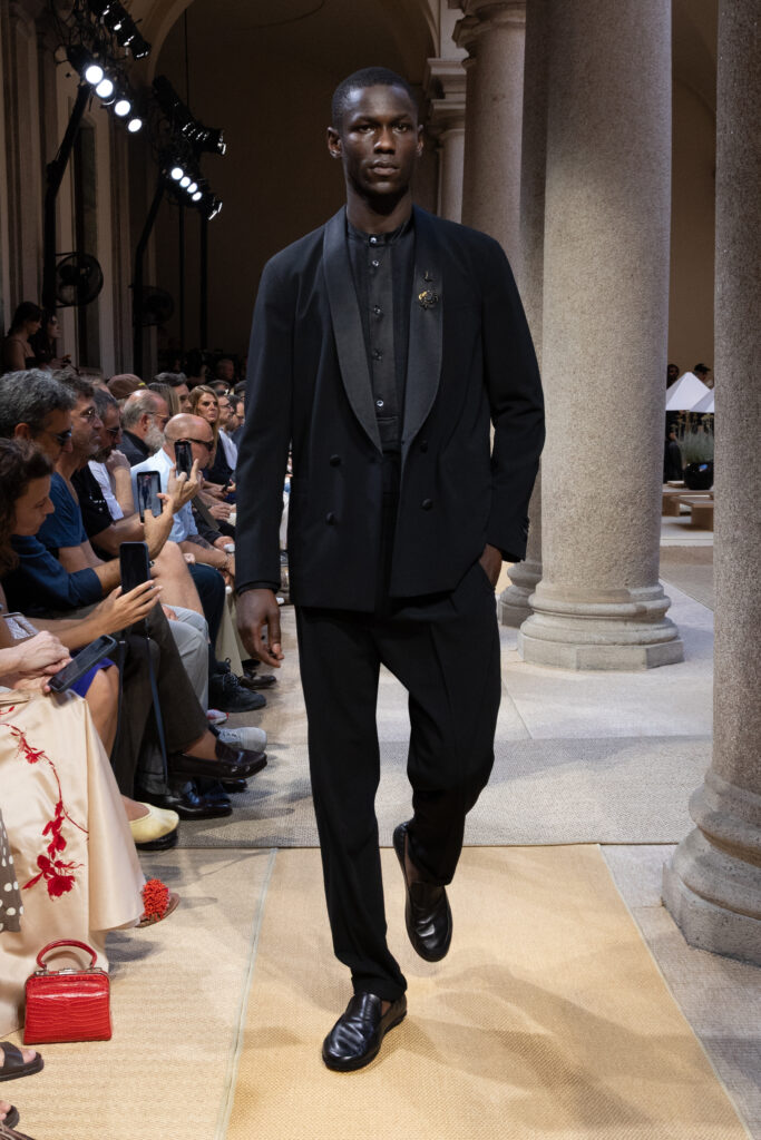Giorgio Armani SS27 : quand le Marché Méditerranéen devient territoire de style 43 158 158