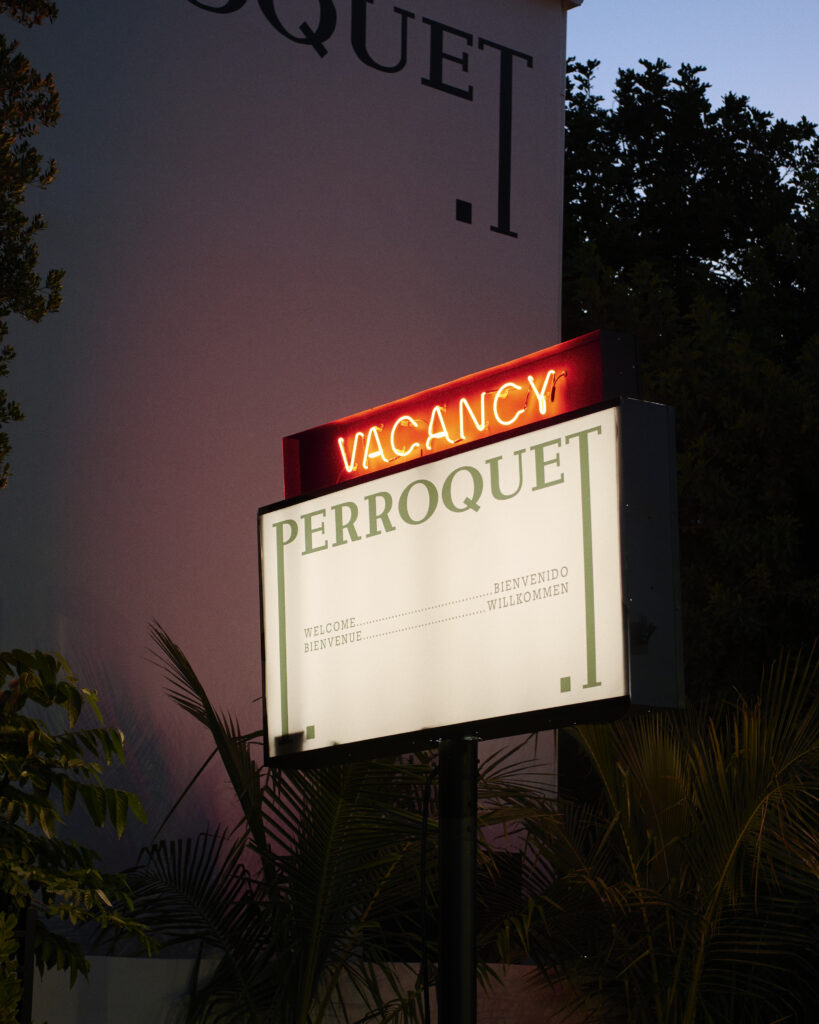 Le Perroquet: A Place Where Florida Hospitality Takes on a Homey Feel 33 26028 Perroquet Handheld 143