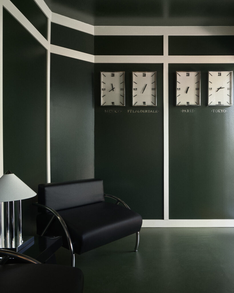 Le Perroquet: A Place Where Florida Hospitality Takes on a Homey Feel 42 26028 Perroquet Lobby01