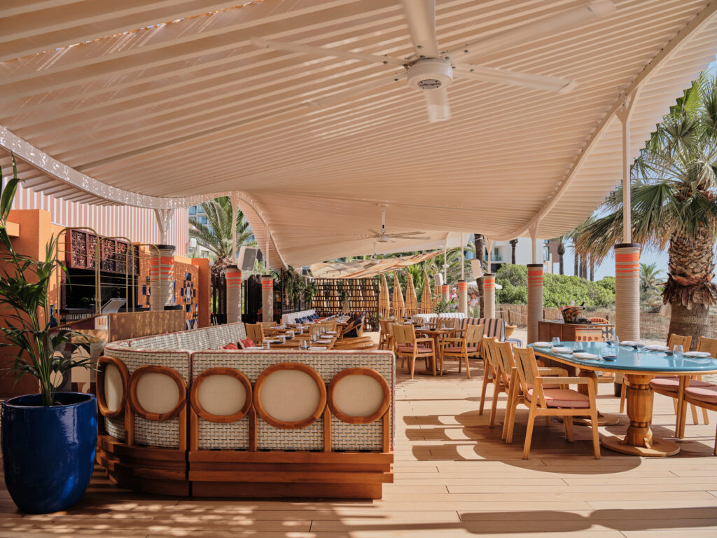 COYA débarque à Ibiza : l’Amérique latine comme art de vivre en Méditerranée 25 Beach Restaurant Exterior