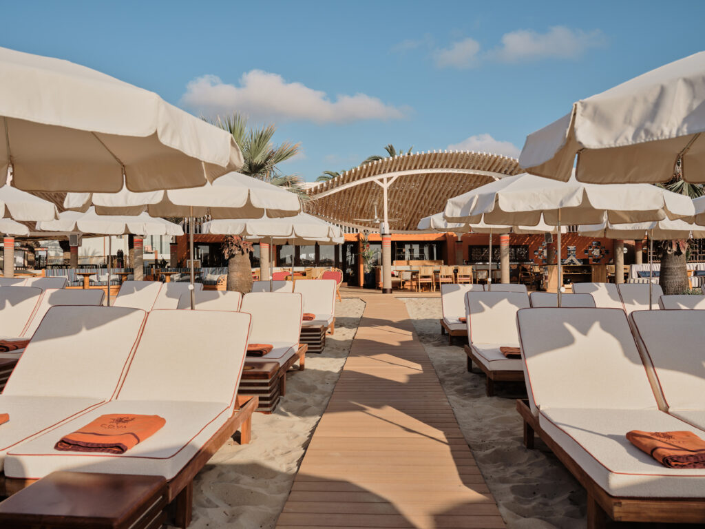 COYA débarque à Ibiza : l’Amérique latine comme art de vivre en Méditerranée 35 COYA IBIZA Beach
