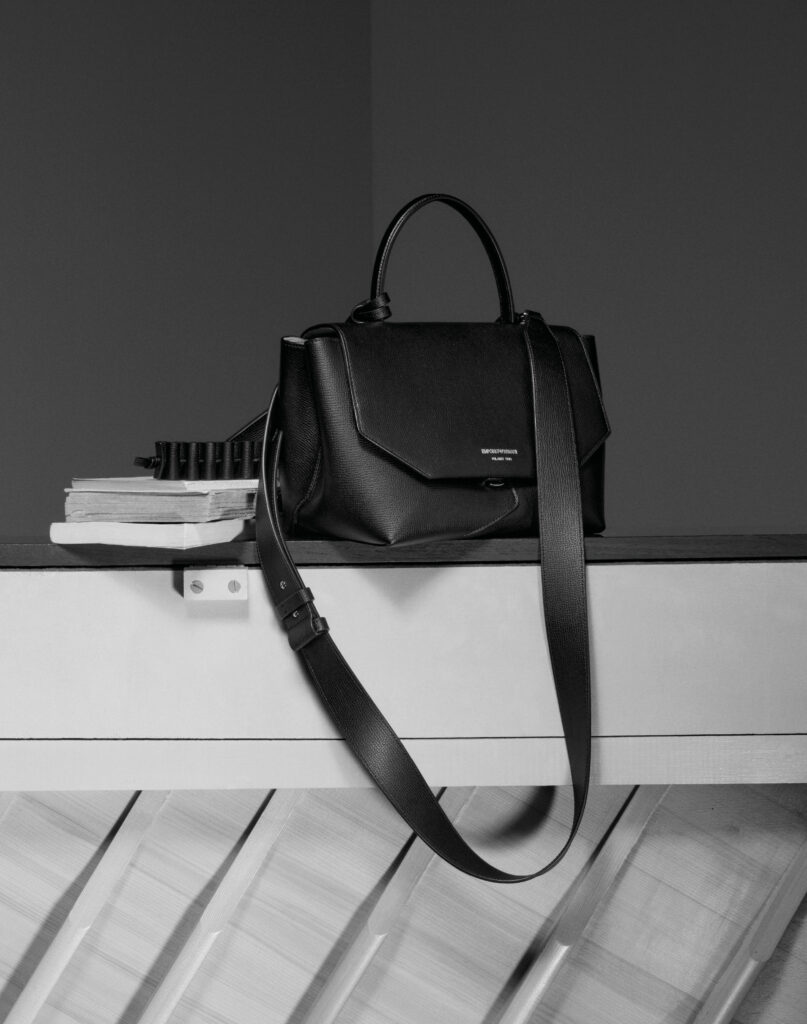Emporio Armani relance « 1981 » : quand l'année de naissance devient signature 25 Emporio Armani 1981 bag 1