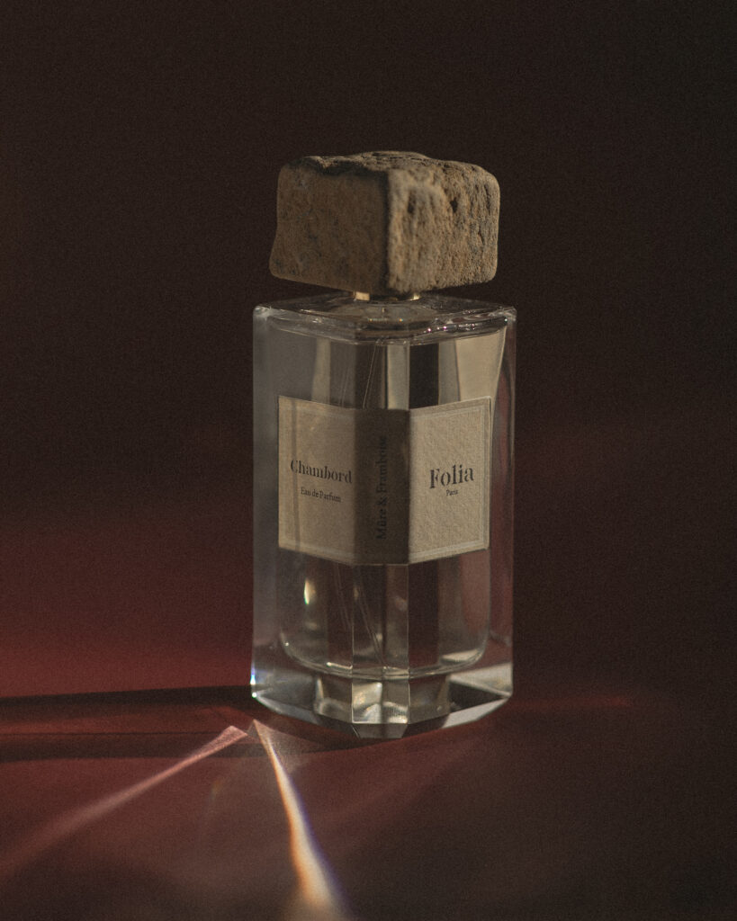 FOLIA Paris, the perfumery in the background 35 FOLIA Visuels Chambord lifestyle 01