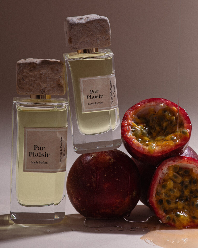 FOLIA Paris, the perfumery in the background 44 FOLIA Visuels Par Plaisir lifestyle 02