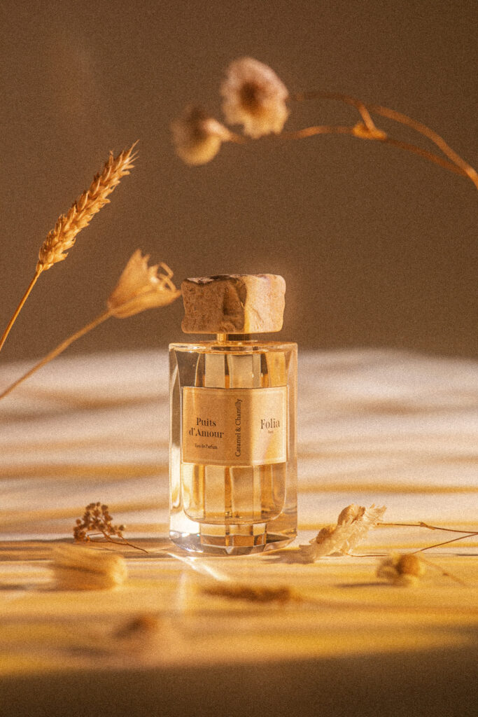 FOLIA Paris, the perfumery in the background 49 FOLIA Visuels Puits dAmour Lifestyle 09