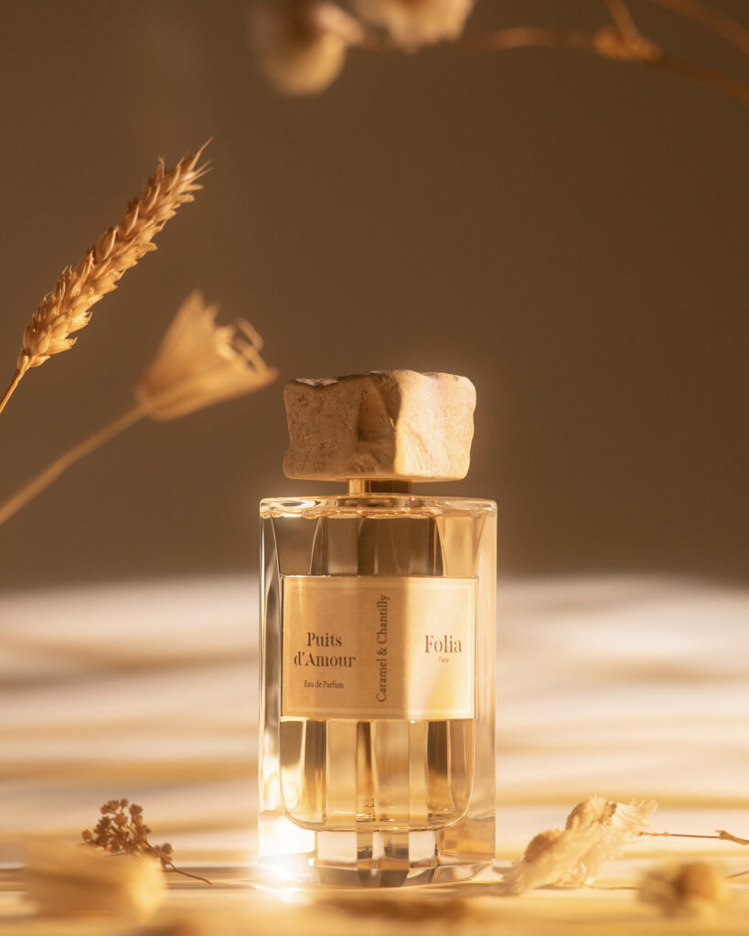 FOLIA Paris, the perfumery in the background 50 FOLIA Visuels Puits dAmour Lifestyle 10