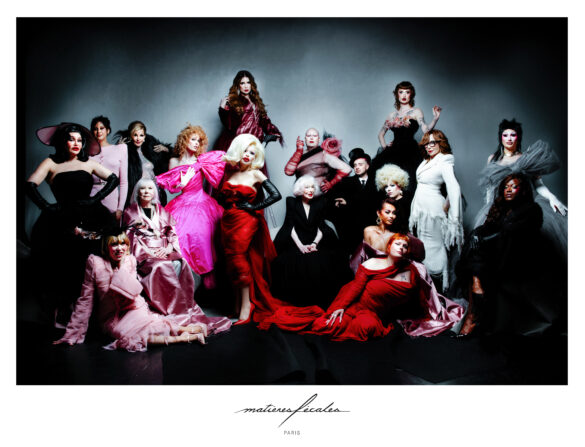FOLIES 012 PORTRAIT LOGO