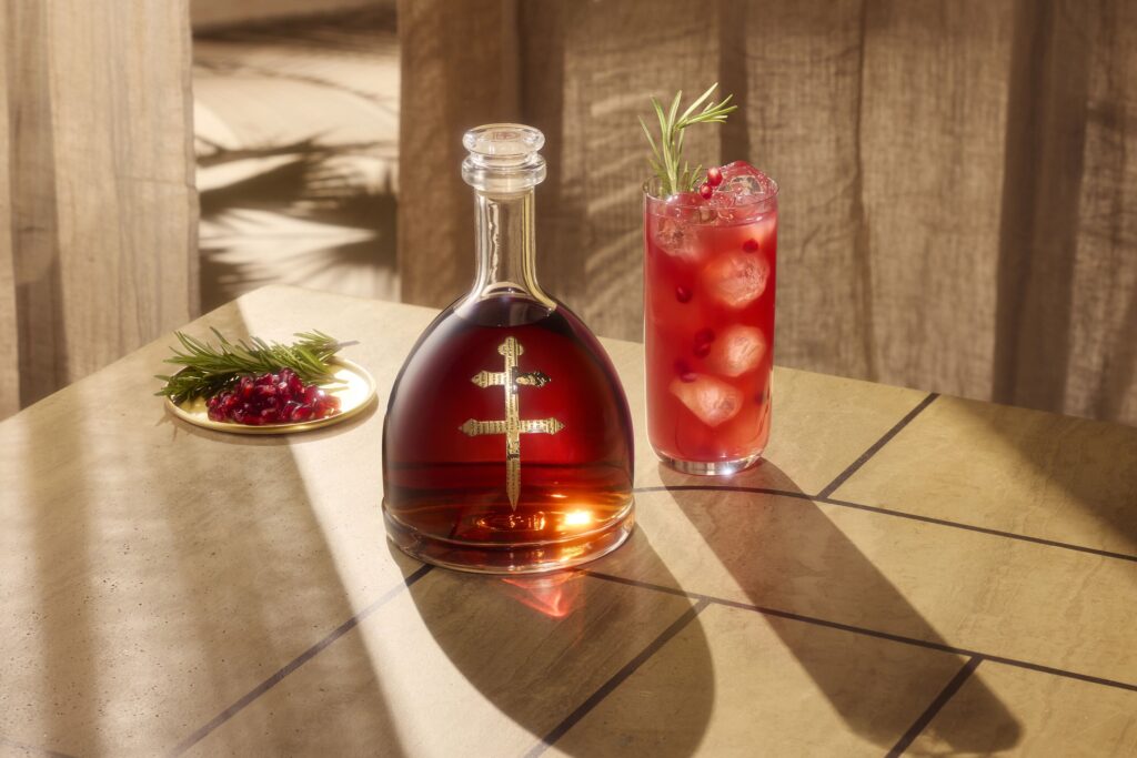 D’Ussé : le cognac qui revient en France par la porte du hip-hop 46 FY25 DUSSE VSOP Lifestyle V5 Pomegranate Lemonade