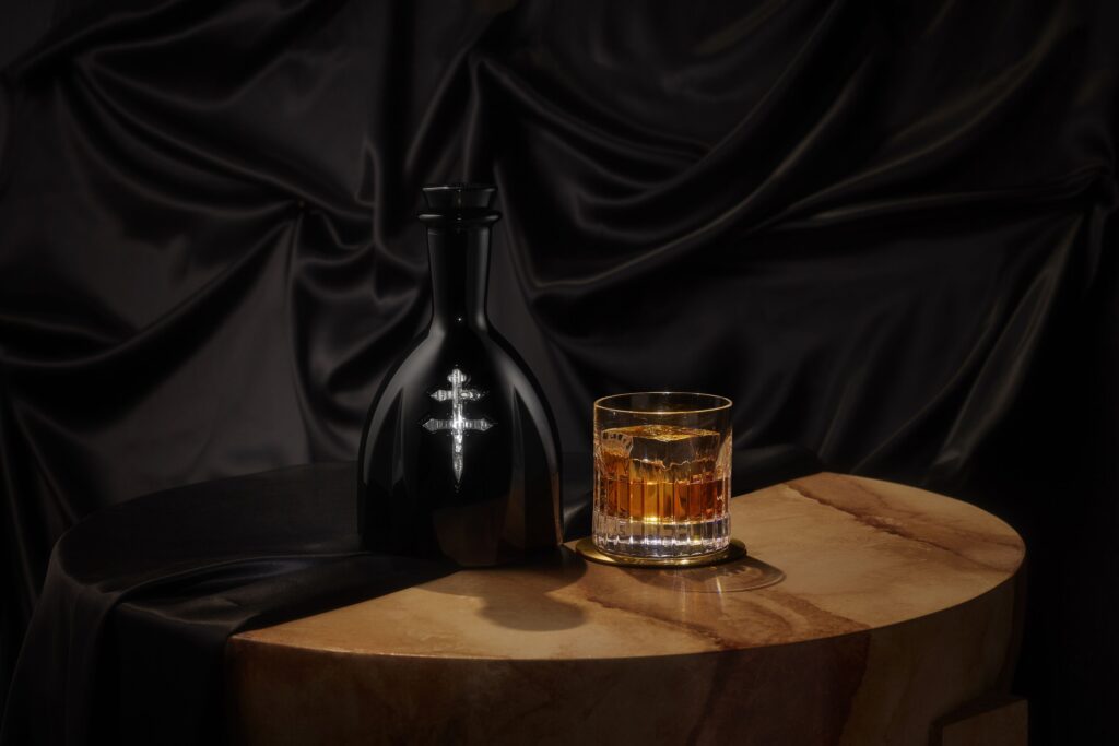 D’Ussé : le cognac qui revient en France par la porte du hip-hop 51 FY25 DUSSE XO V04 Rocks Serve