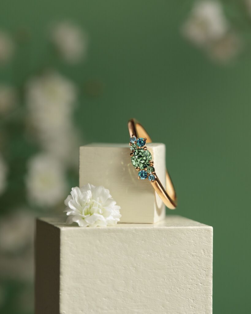 Gemmyo, quinze ans d’une Maison indépendante 31 Gemmyo EverBloom bague Baby EverBloom Camaieux Saphir vert Olivier