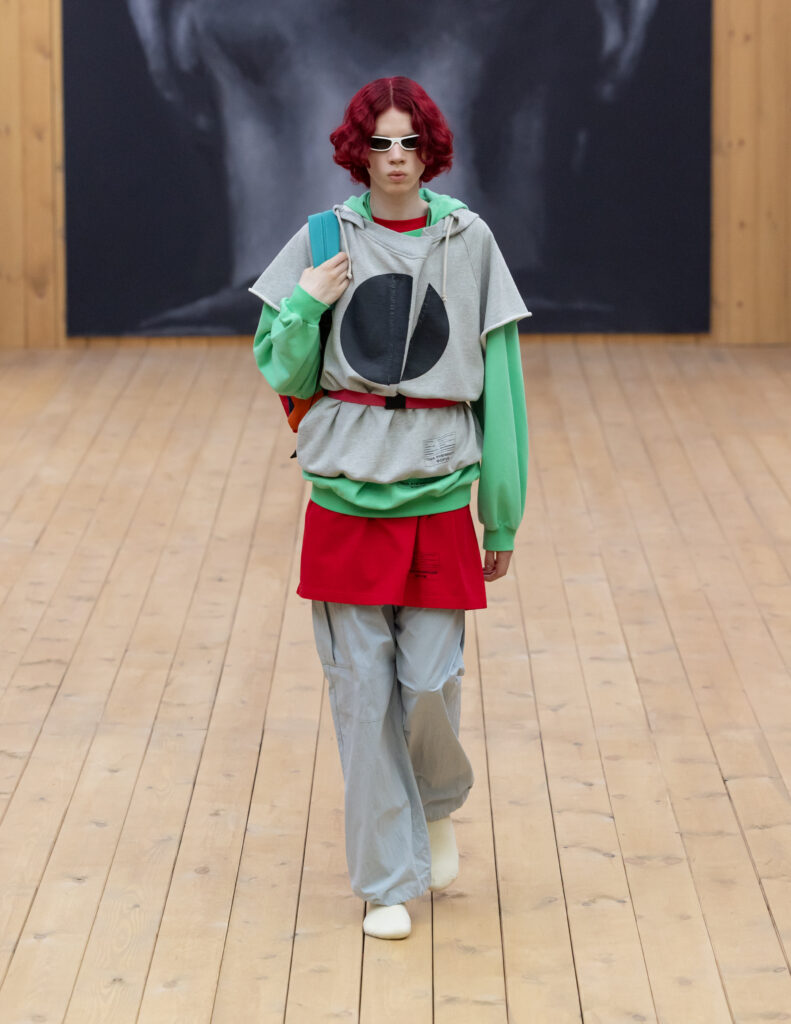 Gosha Rubchinskiy Summer 2027: “Forum,” or Fashion as a Tool of Anthropology 93 Gosha Rubchinskiy Summer2027 Look043