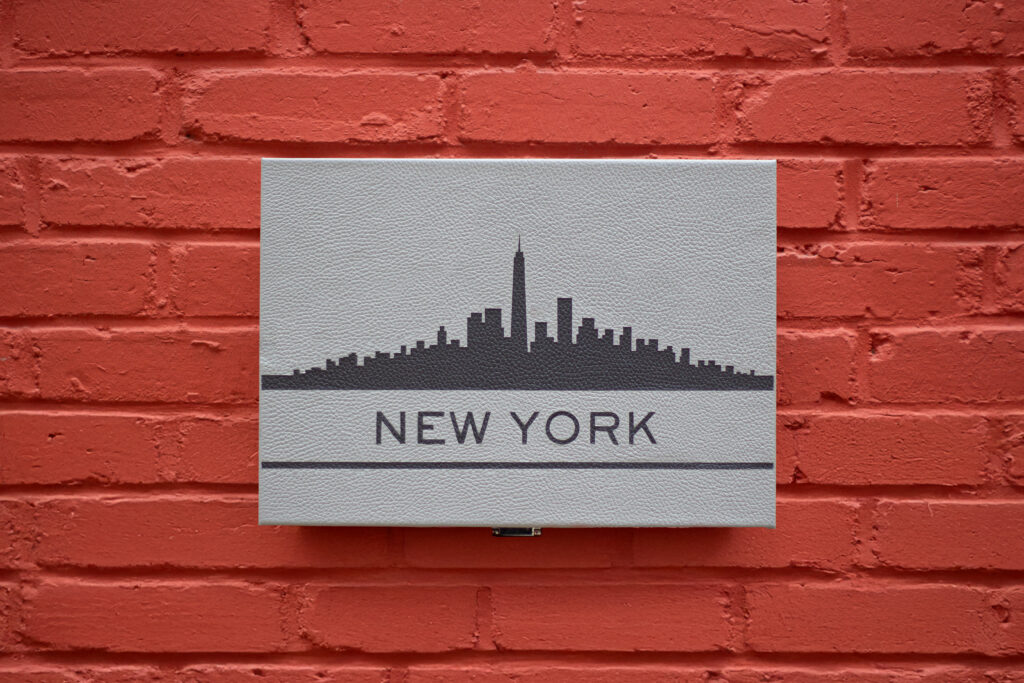 Hector Saxe cartographie le monde en cuir de vachette grainé 43 HECTOR SAXE NEW YORK