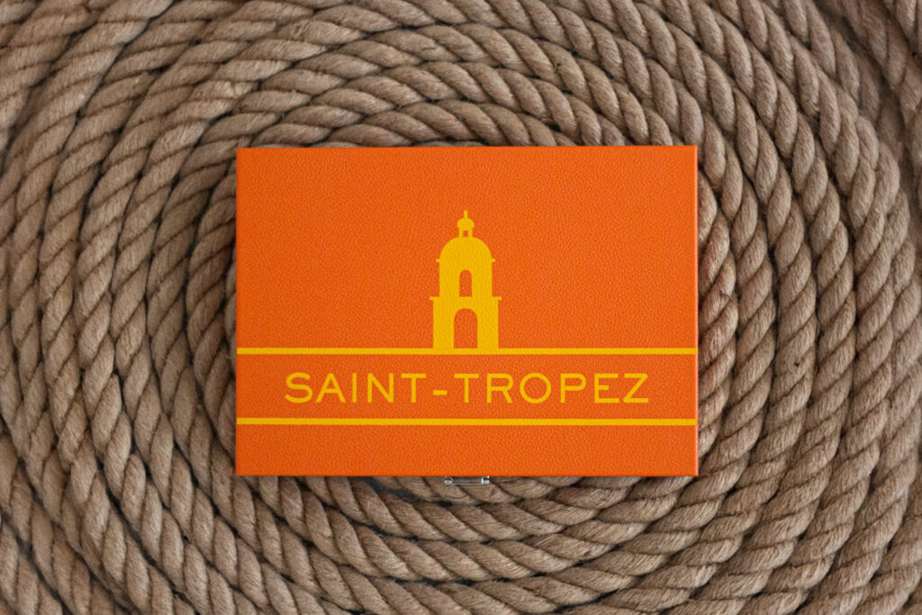 Hector Saxe cartographie le monde en cuir de vachette grainé 53 HECTOR SAXE SAINT TROPEZ