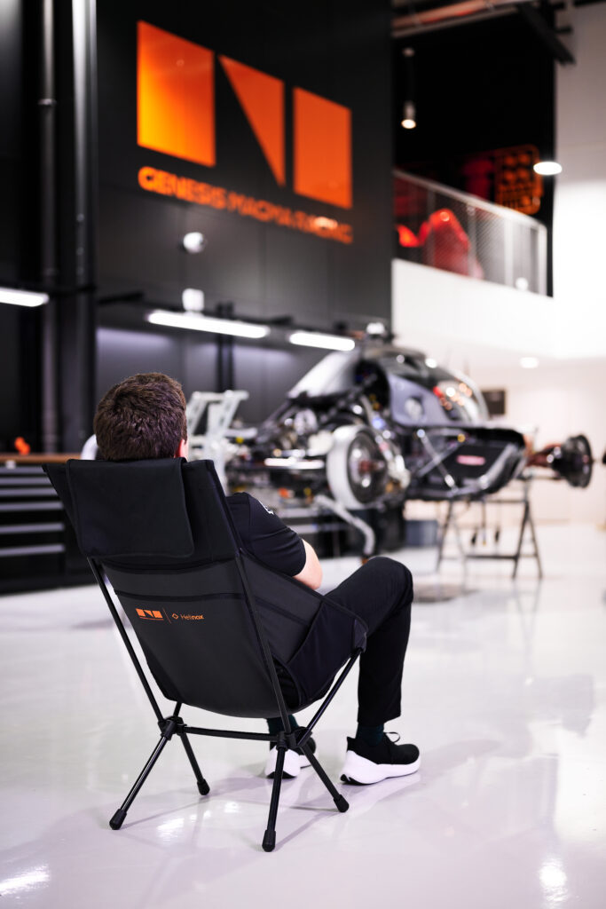 Helinox x Genesis Magma Racing, l’endurance comme langage industriel 26 Helinox 02