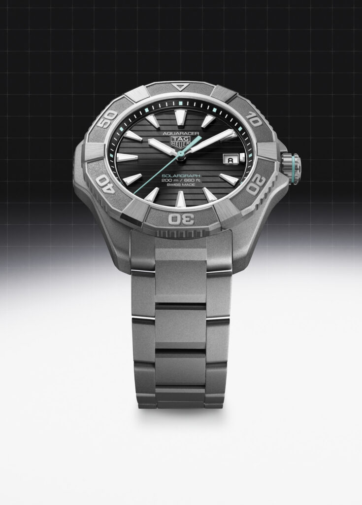 TAG Heuer Aquaracer, le solaire au service de l’aventure 98 High Quality JPG WBP1184.BF0008 MUSHROOM BACKGROUND FULLFRAME